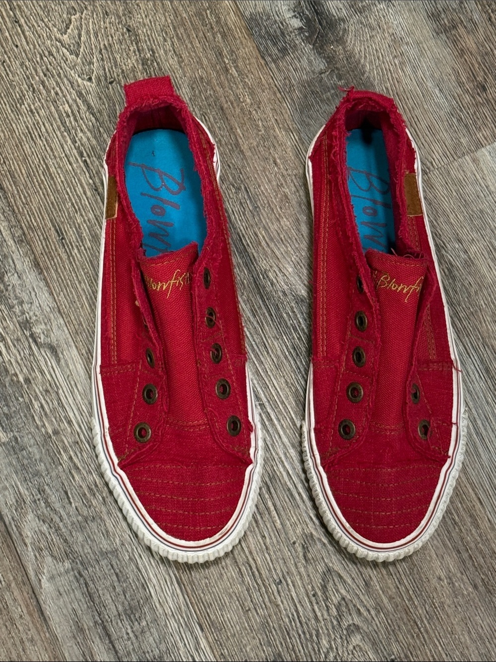 Blowfish Malibu Marley Canvas Low Top Red Slip On Women’s Size 9